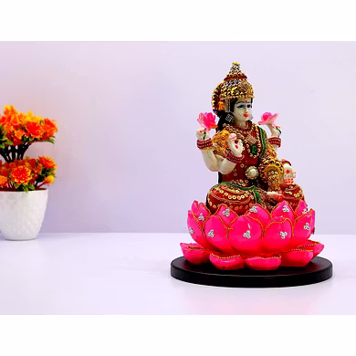 Divine Lakshmi Statue on Lotus-2