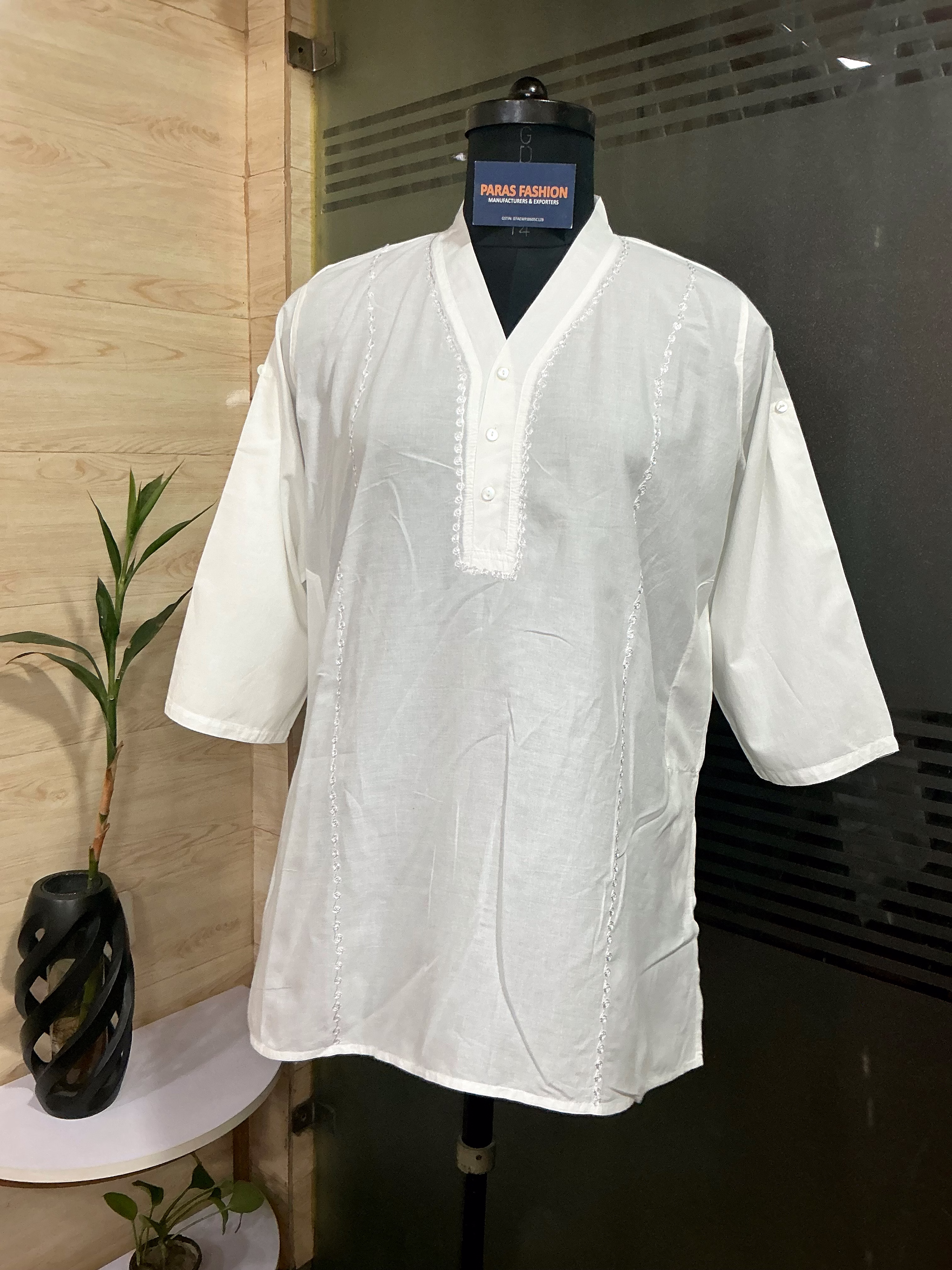 whiteaura everyday top