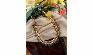 White block necklace