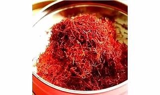 raw saffron