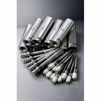 Cylinder &amp; Pistons All Type-12735313