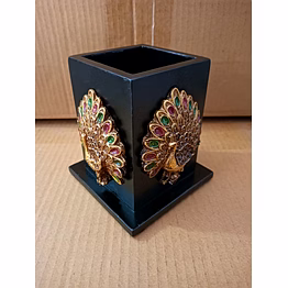 peacock pen stand black