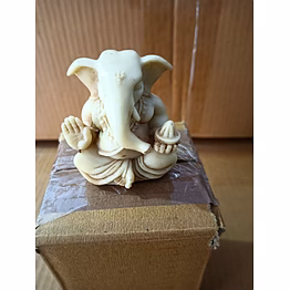 plain white lord ganesha idol