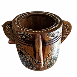 wooden face design pen stand