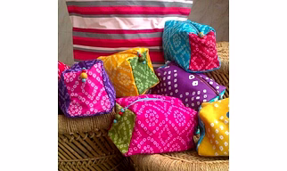 Handcrafted Rajasthani Tie-Dye Travel Kit
