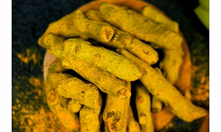 Dry whole turmeric