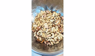 Cashew kernels