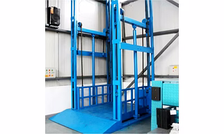 INDUSTRIAL GOODS LIFT