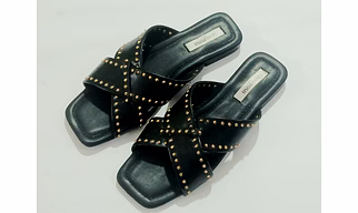 Criss cross stud