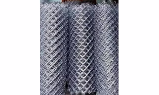 Chainlink wire fence and weldmesh wire fence