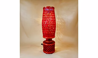 “Vira Crimson” – Red Woven Bamboo Table Lamp