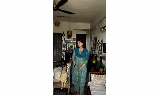 Varsha straight set