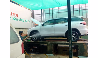 Car Washing Center in Gomti Nagar