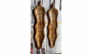 Wooden leaf platter