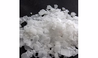 CAUSTIC SODA FLAKES (MIN 99.5%)