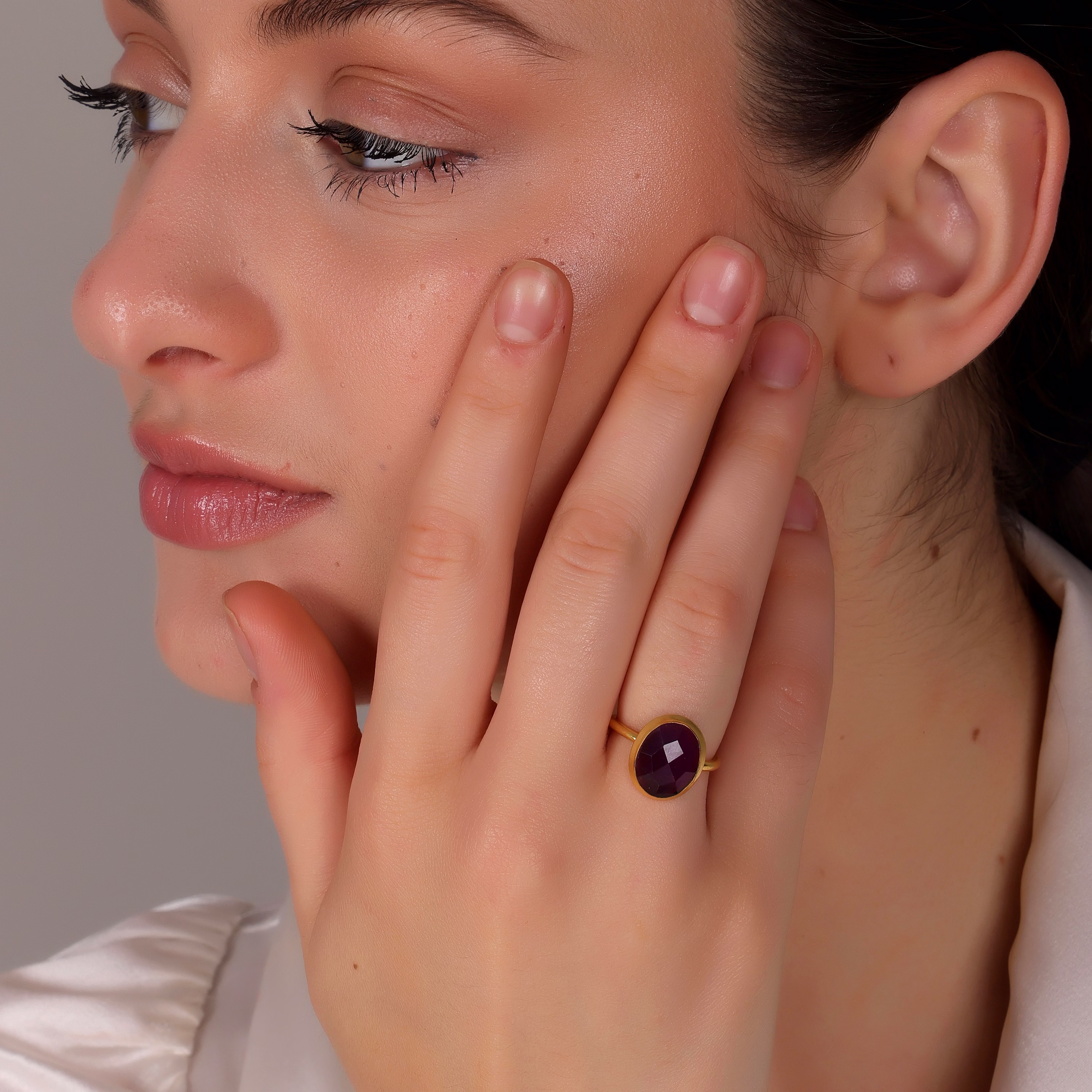 Dua Amethyst Oval Ring – Luxury Gold-Plated Birthstone Jewelry for Women image 5