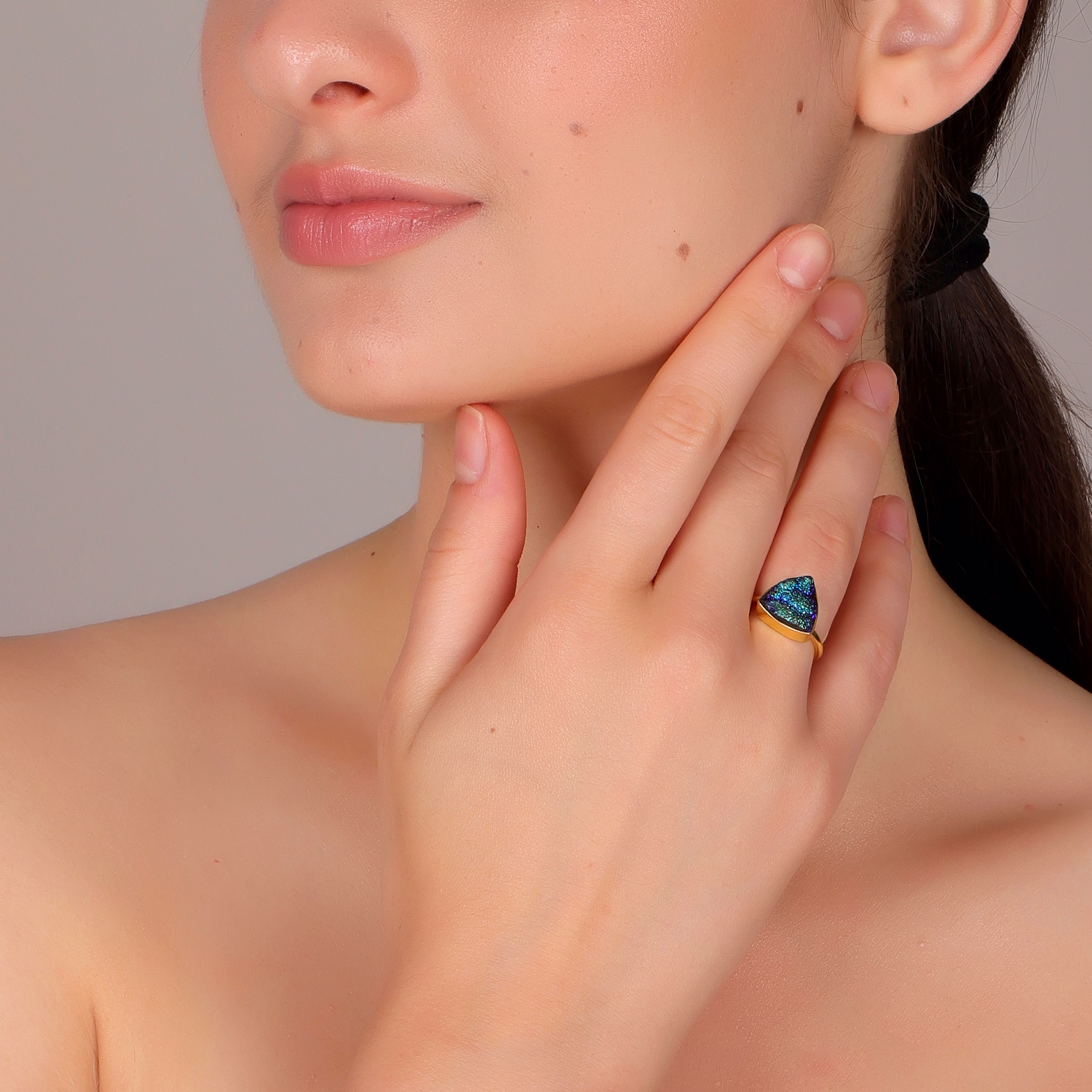 Dua Peacock Drusy Trillion Ring – Unique Multicolor Gemstone Statement Jewelry image 6