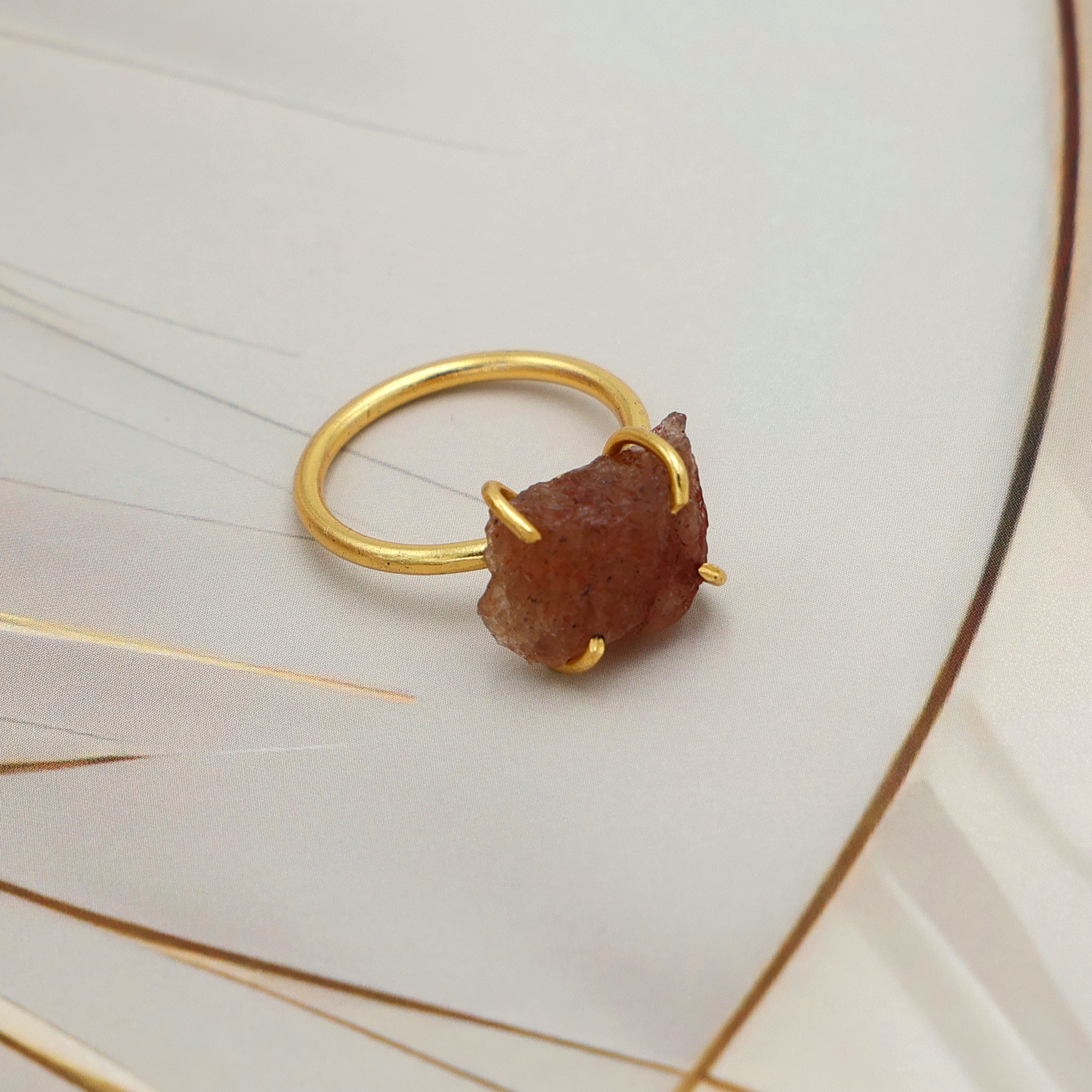 dua strawberry quartz rough ring – raw gemstone adjustable gold ring