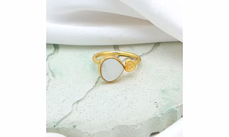 Dua Mother of Pearl Heart Ring – Romantic Gold-Plated Pearl Jewelry, Timeless Elegance