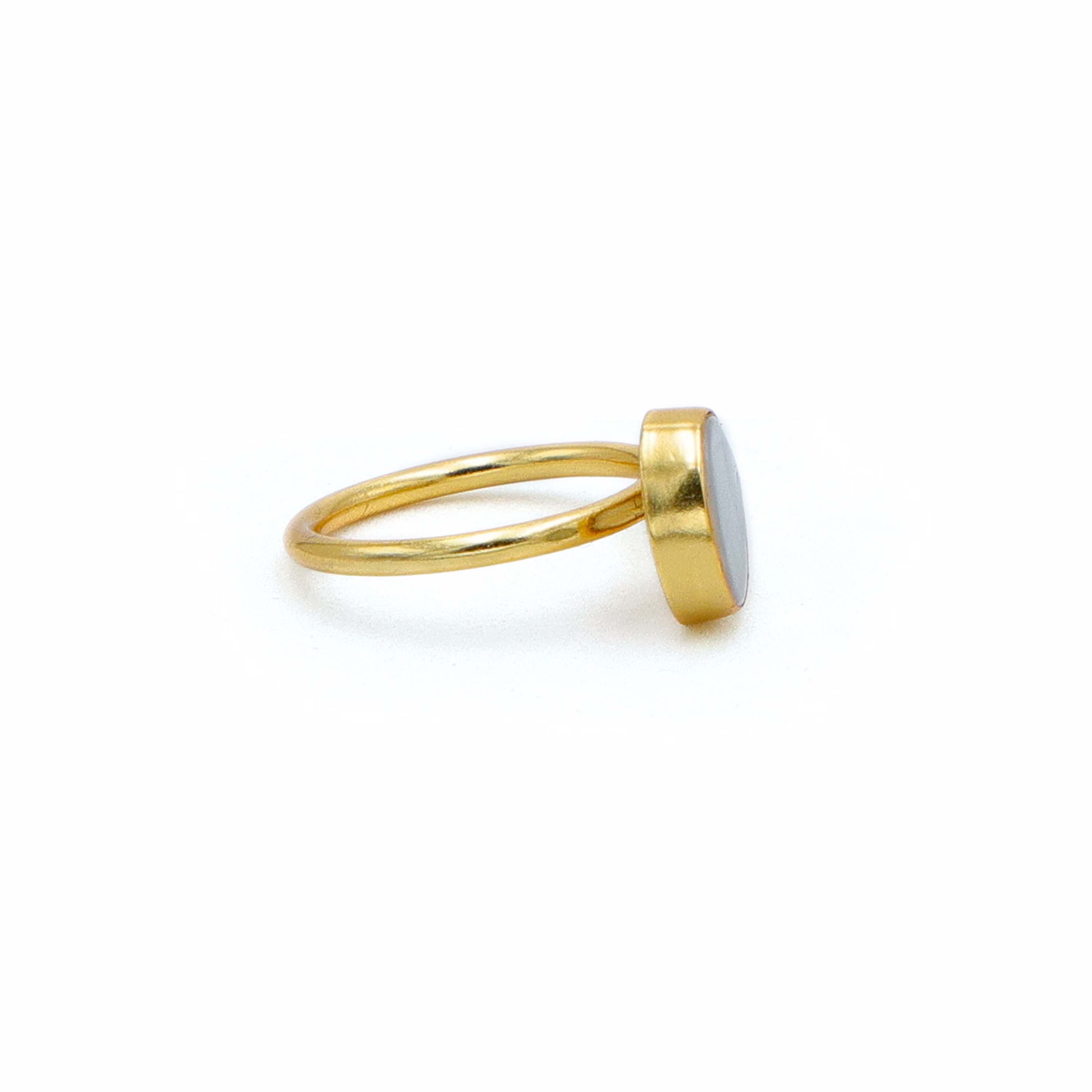 Dua Mother of Pearl Heart Ring – Romantic Gold-Plated Pearl Jewelry, Timeless Elegance image 3