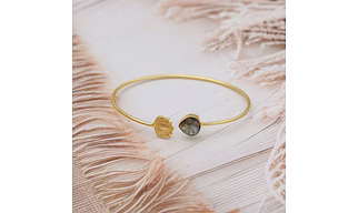 Dua Labradorite Lotus Bangle – Elegant Grey Gold-Plated Gemstone Bracelet for Women
