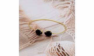 Dua Black Onyx Pear Bangle – Modern Gold-Plated Agate Gemstone Bracelet