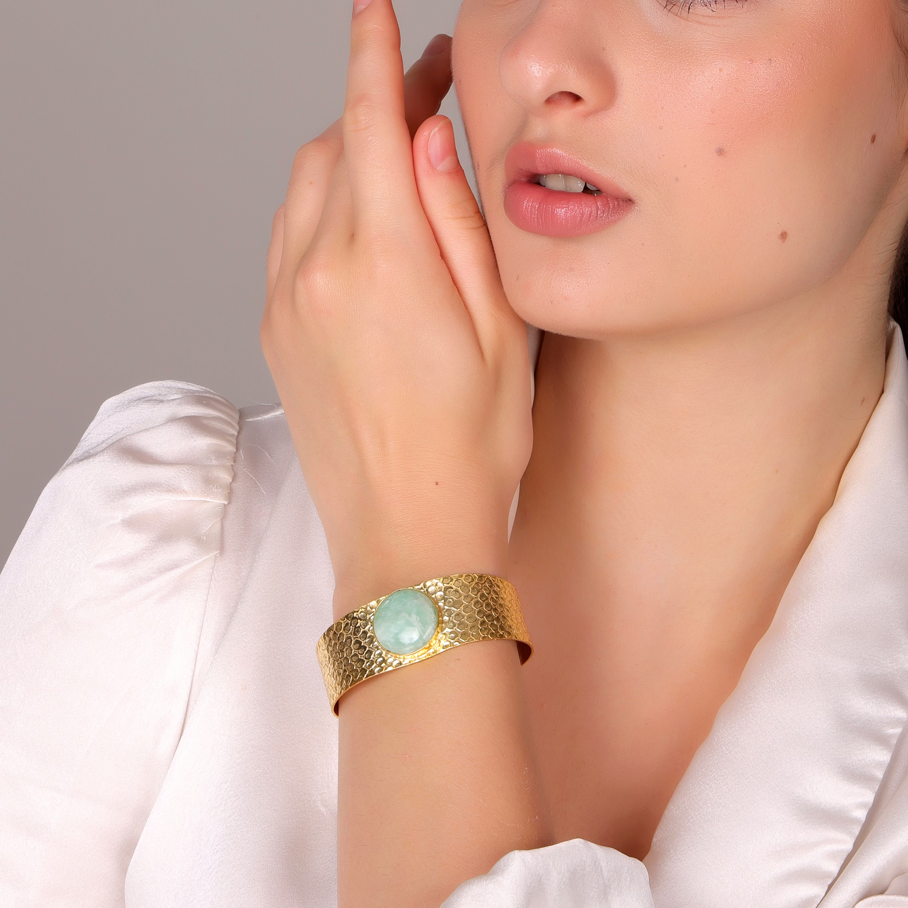 Dua Amazonite Bangle – Trendy Green Gold-Plated Gemstone Bracelet for Women image 6