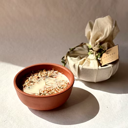 oud and amber 5 wick soy wax candle