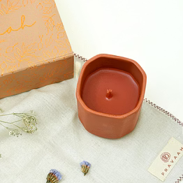 gilli mitti soy wax candle small hand poured terracotta pot
