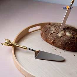 patram cake and knife