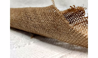 Export-Ready Jute Hessian Fabric 44-Inch Width, 8.12 oz/yd² for Global Buyers and Importers – Heavy-Duty Natural Jute Material for Industrial, Construction & Agricultural Use