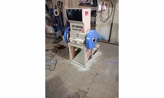 Plastic crusher machine manufacturer