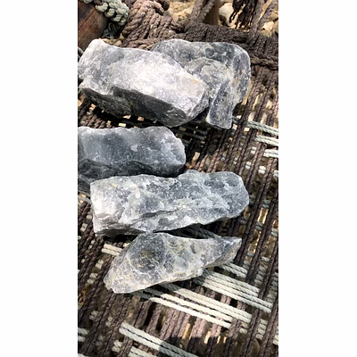 Grey Quartz Lumps for Industrial Processing and Material Supply-1