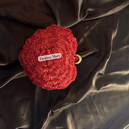 women's heart-shaped handbags for boutique collections
