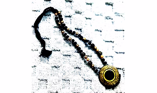 Terracotta Necklace - Black & Gold (Round Design)