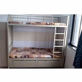 metal bunk bed