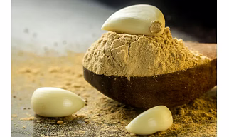 Dried Garlic (Flakes & Powder)