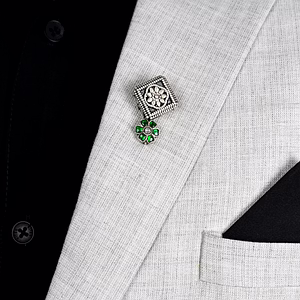 925 Sterling Silver Floral Lapel Pin – Vintage Charm with a Modern Twist