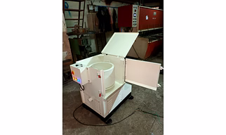 Lube oil filtration system