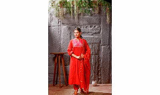Noor E Laal Kurti