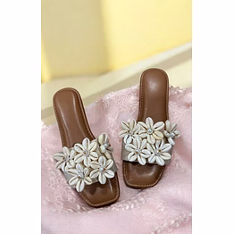 shell flower flas