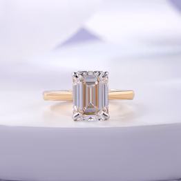 emerald elegance - trc0173ablr - a 5 carat emerald cut lab grown diamond studded in pure 18kt gold finished in yellow gold color
