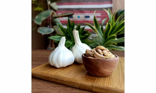 Dehydrated White Garlic Flakes