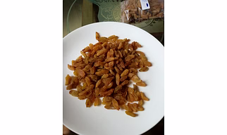 Dry raisins