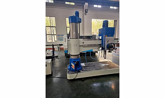 Radial drilling machine