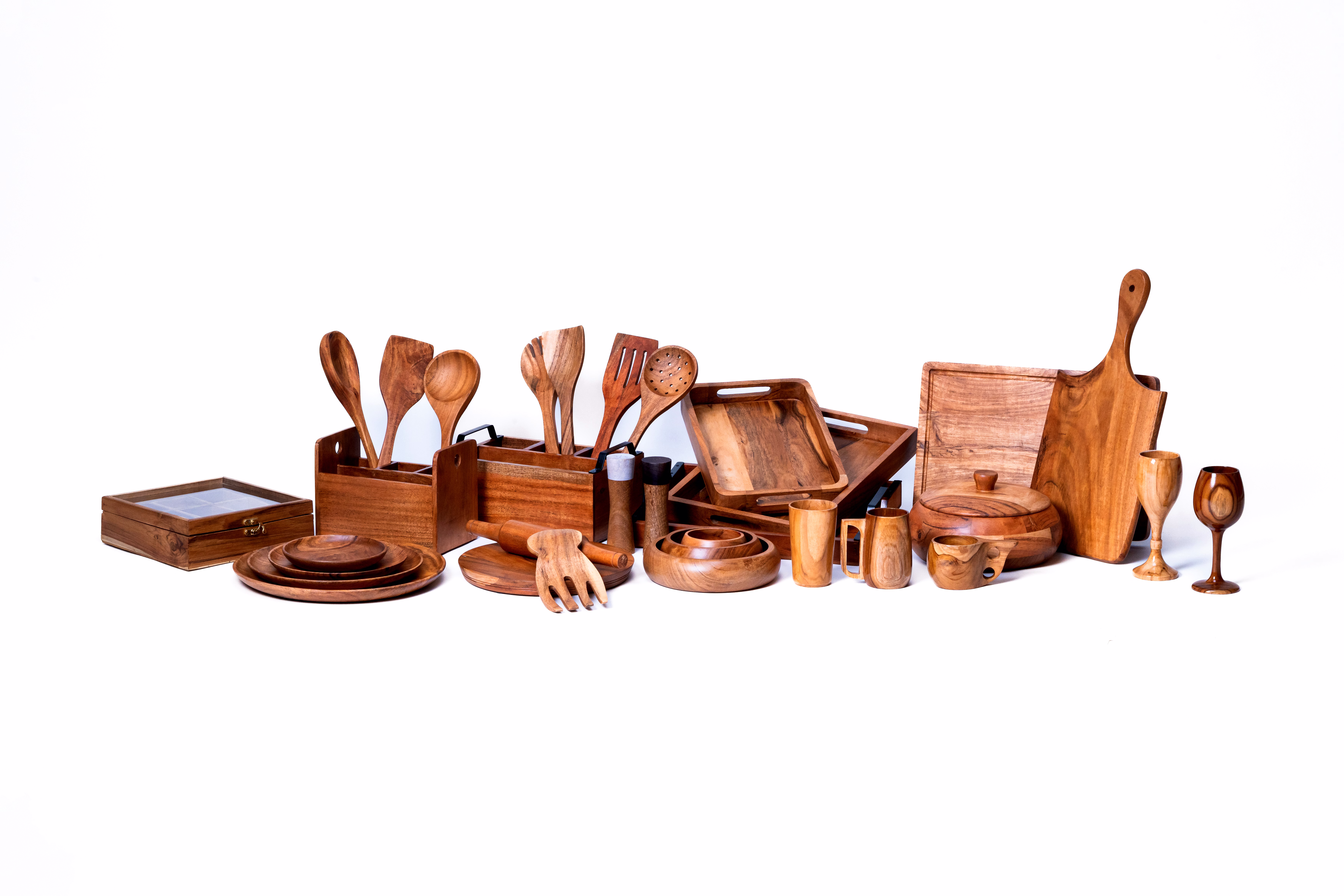 spoon set , chopping board, large chopping board, tray , bowl set , bread box , spice box , wine glass , handle tray