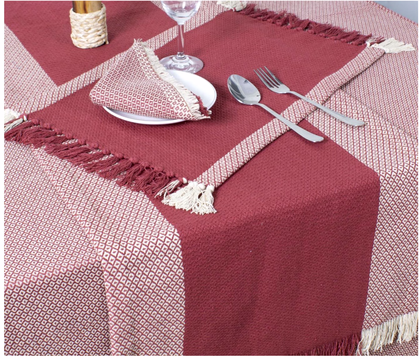 Kitchen Linen Set -Table Cover, Runner, Placeholder and Napkin image 3