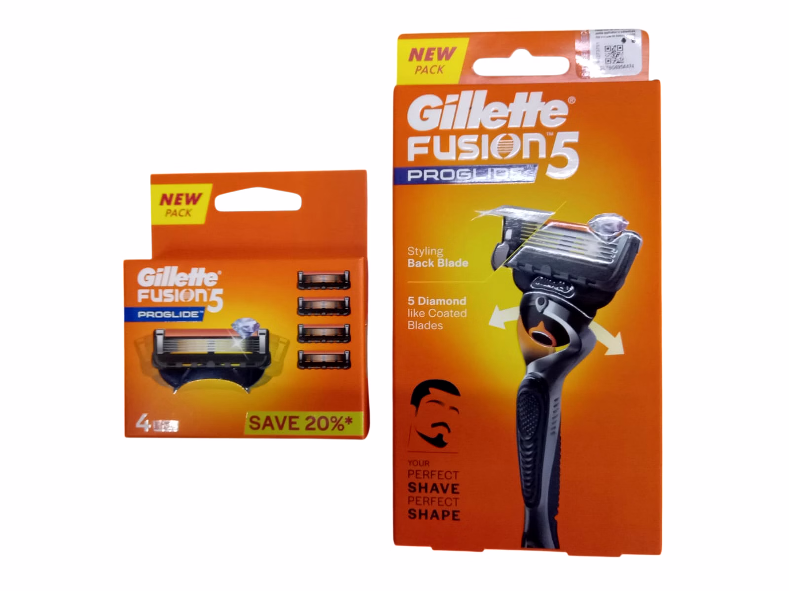 GILLETTE FUSION 5 PROGLIDE RAZOR + CARTRIDGES GIFT SET image 2