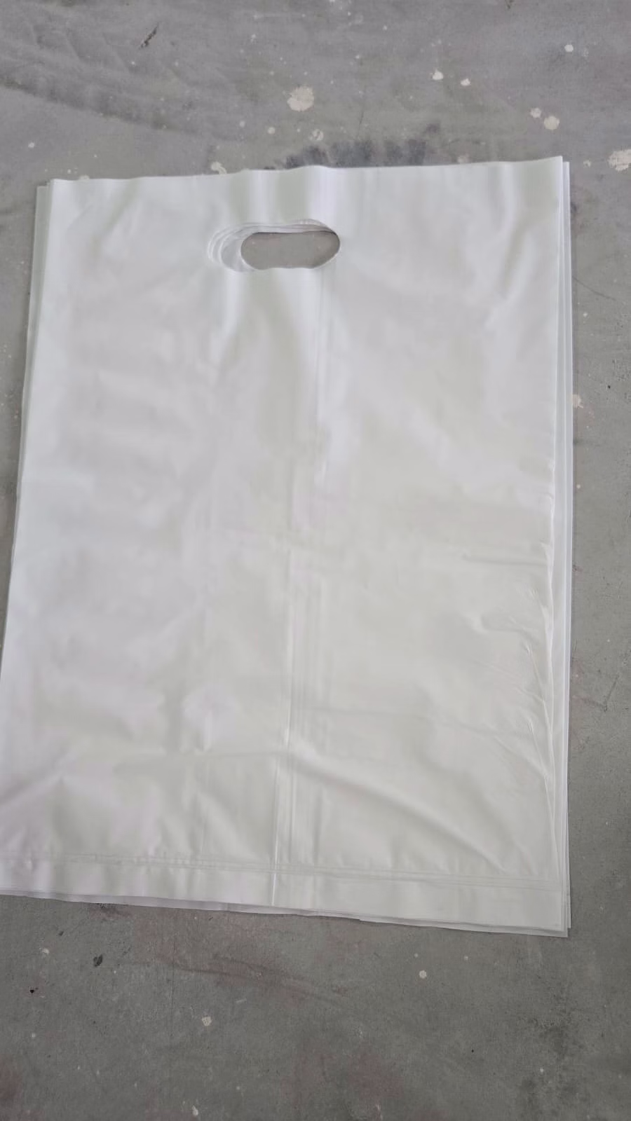 D cut Carry bag image 2