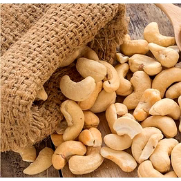 premium cashew nuts for snacking and cooking